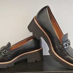 Naturalizer Black Loafers with Brown Trim